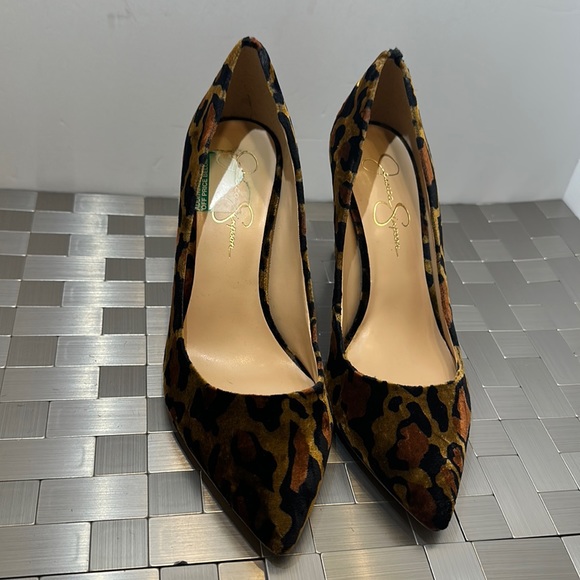 Jessica Simpson Shoes - Jessica Simpson leopard print heels